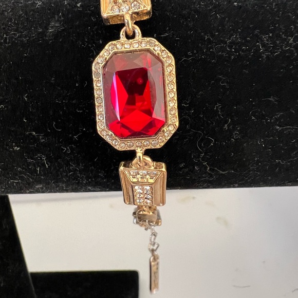 Red and gold bracelet - Picture 2 of 3